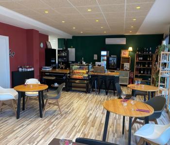 Vente de fond de commerce-restaurant propre, beau matériel, rentable et excellemment bien placé. image 1