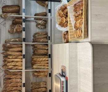 Vends Boulangerie /Pâtisserie avec petite épicerie ; belle affaire située en Lozère. image 2