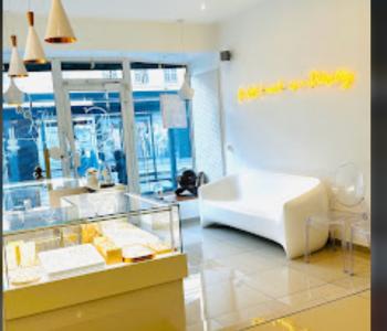 Vends magasin hyper centre Marseille pour activité : tatouage, piercing, esthétique ou investisseur image 1