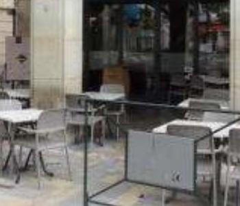 vends restaurant pizzeria en centre-ville sur jolie place principale image 1