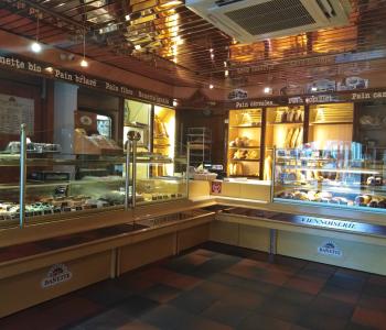 A vendre dans le loiret boulangerie dans village 4000 habitants. CA 467000 € PV350000€ fermé 2JOURS image 1