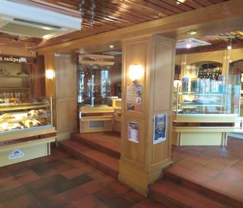 A vendre dans le loiret boulangerie dans village 4000 habitants. CA 467000 € PV350000€ fermé 2JOURS image 2