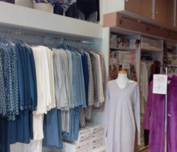 Cause retraite, cède magasin de lingerie bonneterie et prêt à porter de nuit ; bonne affaire. image 2